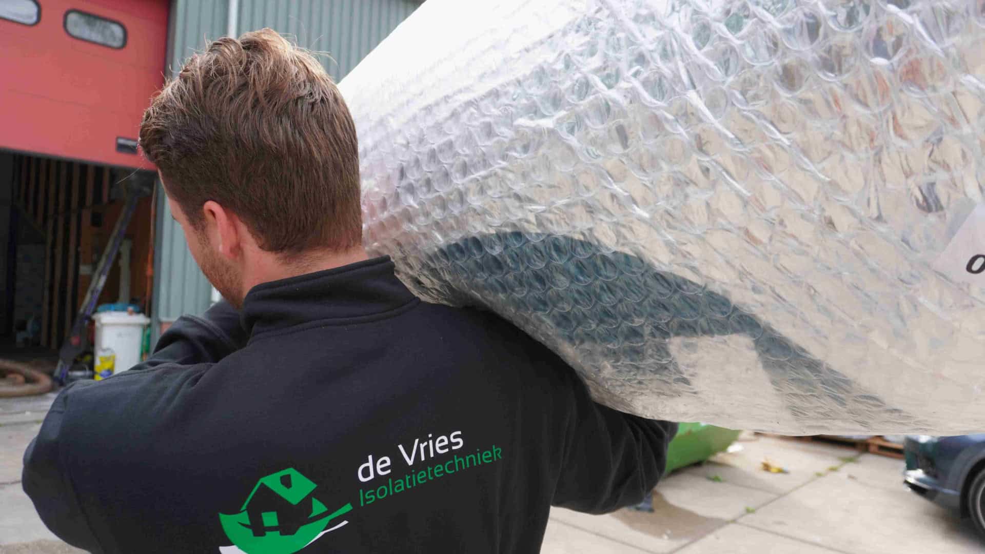 Medewerker de Vries Isolatie met een PIF rol