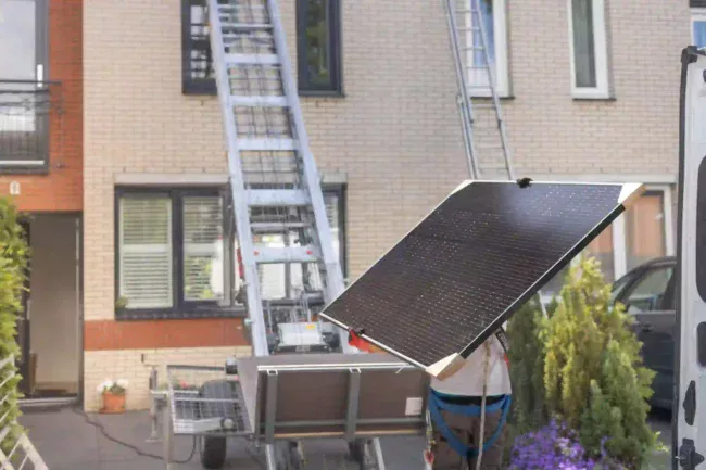 DLE tijdens het installeren van zonnepanelen