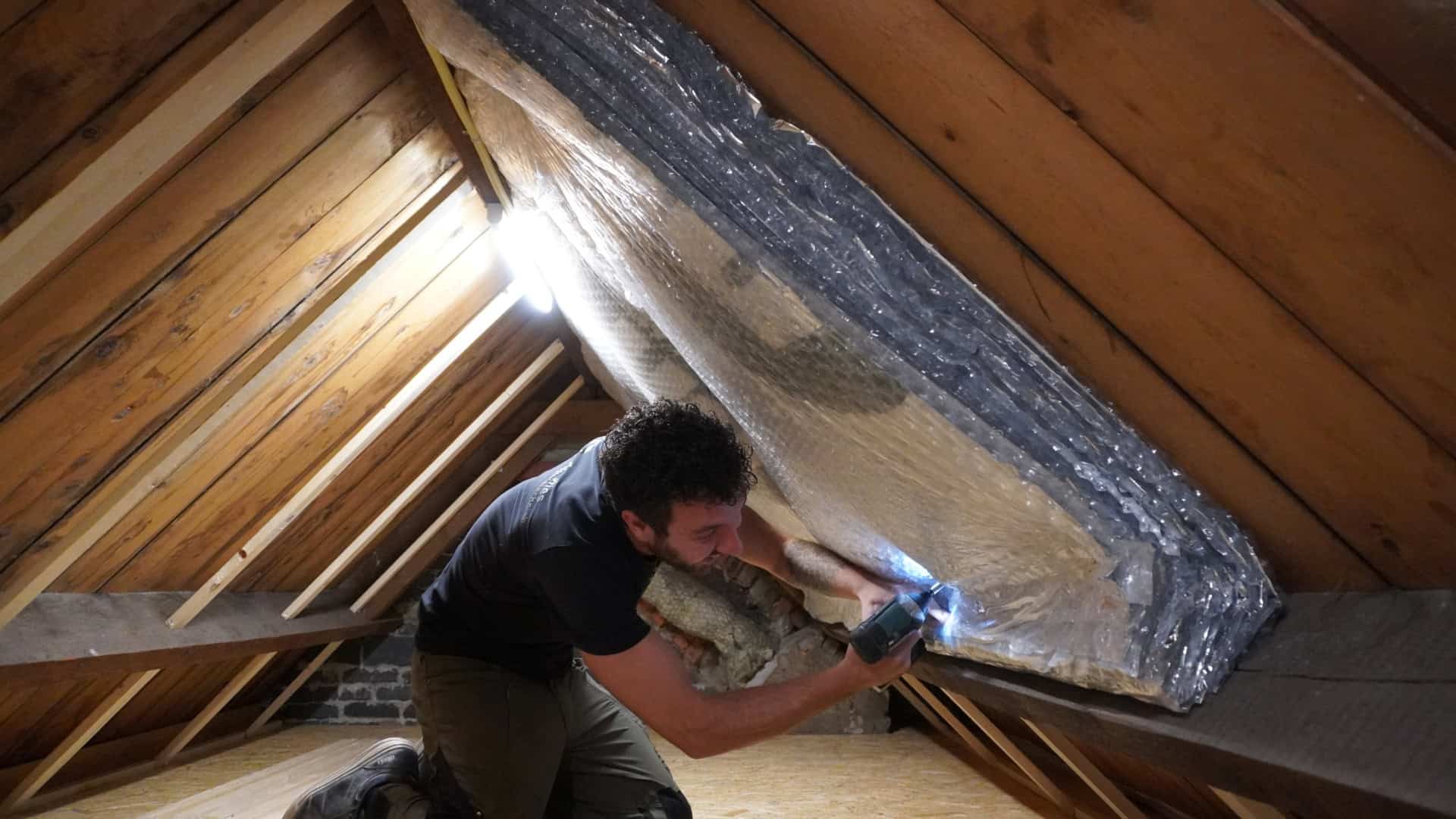 Foto uitvoering isolatie (dakisolatie) met PIF isolatiemateriaal project in Aalsmeer