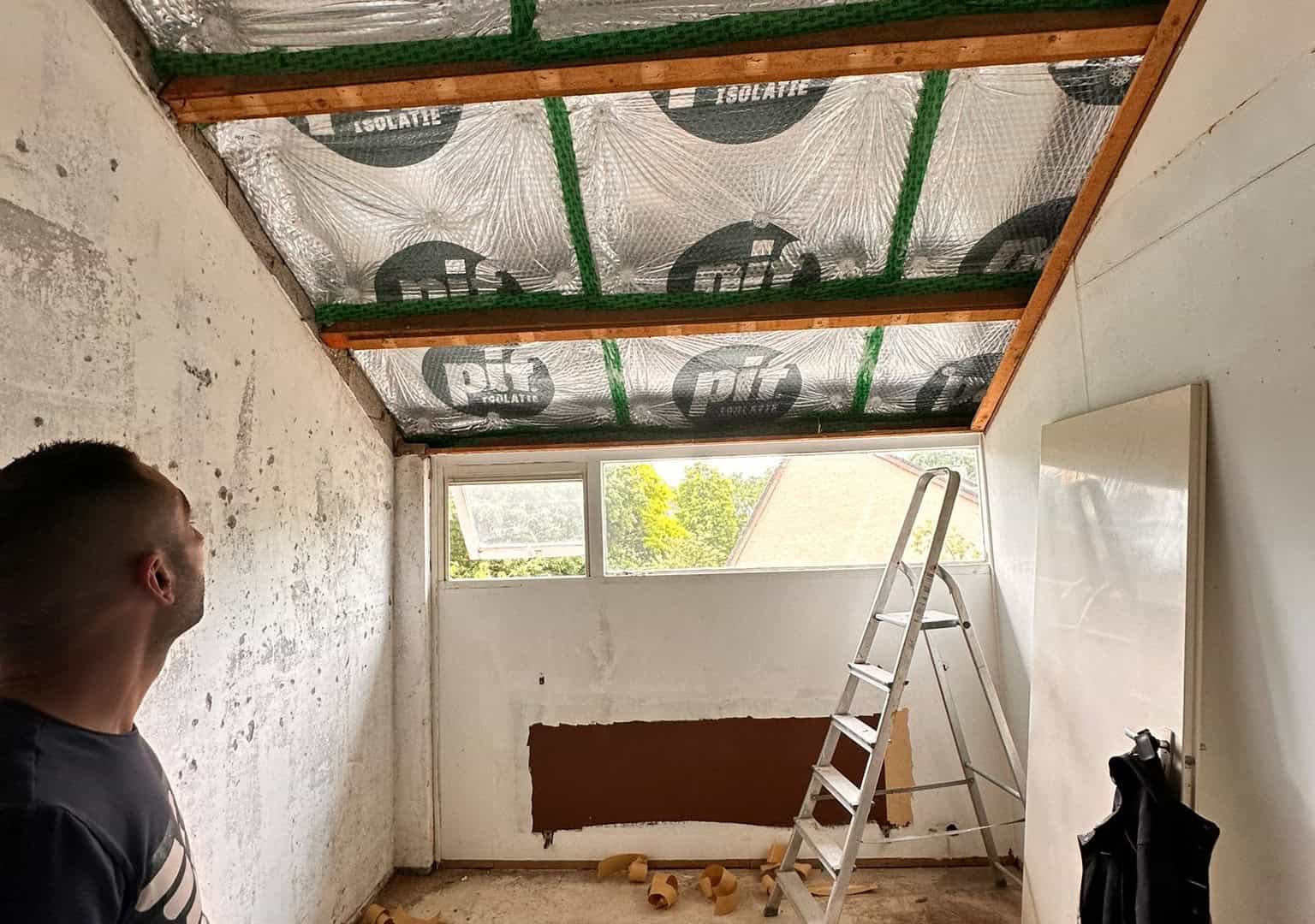 Foto uitvoering isolatie (dakisolatie) project in Zaandam